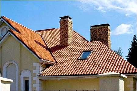 When removing the chimney pipe, it is necessary to follow the recommendations of specialists when determining the required height of the chimney pipe in accordance with its location, the allowable distance to the ridge of the roof (with a pitched roof):